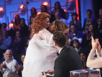 Lolita, a Lorena: “Has tenido la misma luz que tenía Rocío Jurado sobre el escenario” Lolita, a Lorena: “Has tenido la misma luz que tenía Rocío Jurado sobre el escenario”