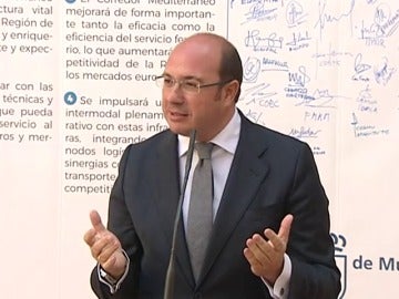 Frame 20.550583 de: Pedro Antonio Sánchez se niega a dimitir: "La oposición se está cogiendo a mi cuello como su última tabla de salvación"