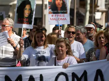 Familiares y amigos de Maloma, la joven saharaui secuestrada por su familia biológica, piden su liberación Familiares y amigos de Maloma, la joven saharaui secuestrada por su familia biológica, piden su liberación