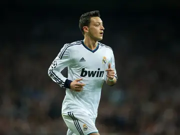 Özil en un partido con el Real Madrid Özil en un partido con el Real Madrid