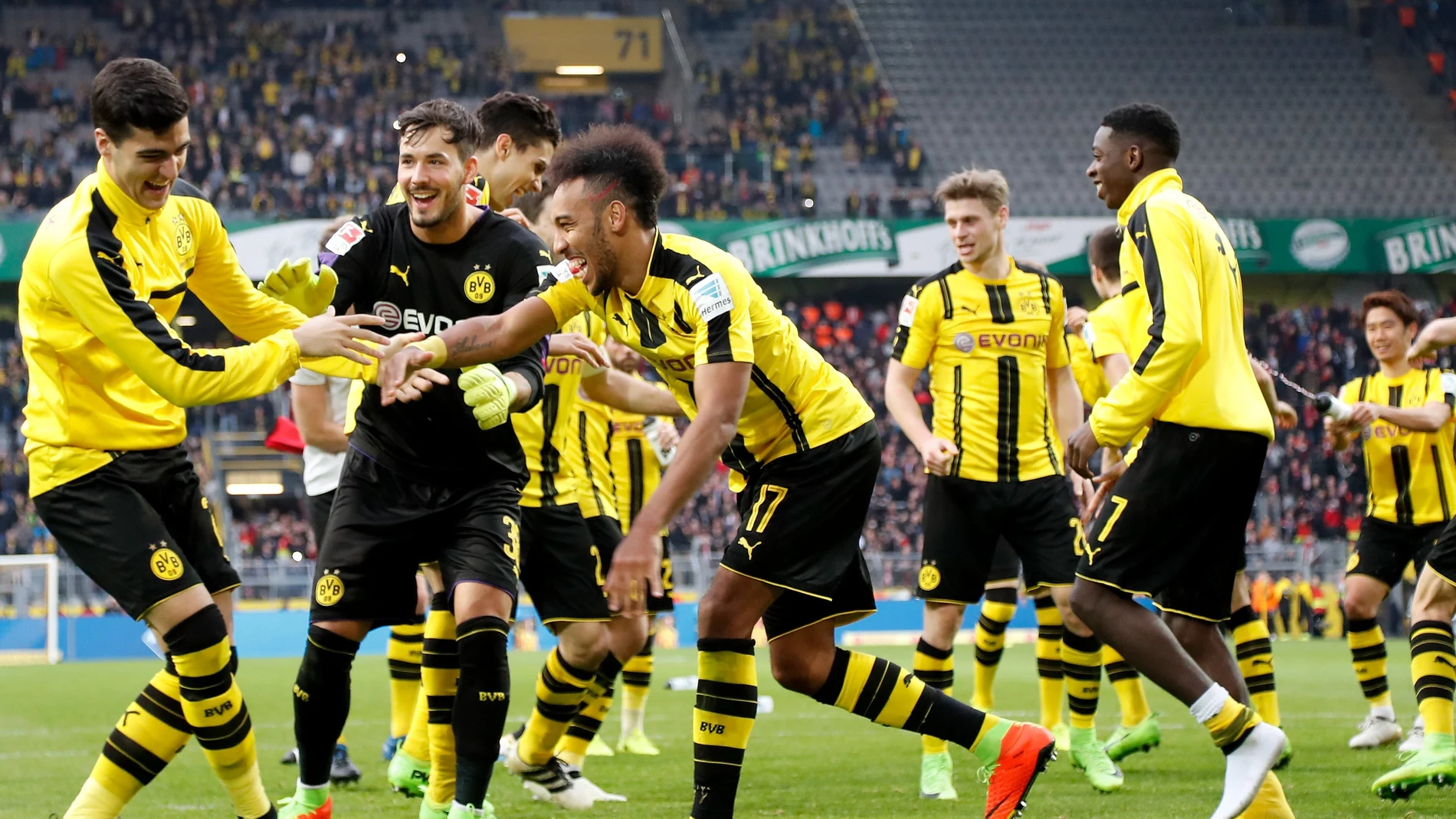 El Borussia Dortmund celebrando un gol El Borussia Dortmund celebrando un gol