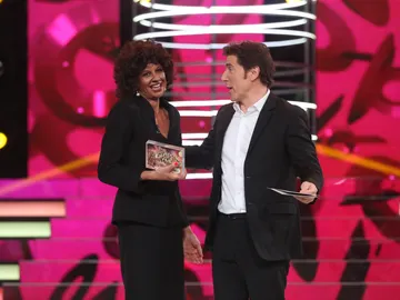 Esther Arroyo consigue el premio a la risa más contagiosa Esther Arroyo consigue el premio a la risa más contagiosa