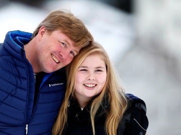 El rey Guillermo de Holanda y su hija, la princesa Amalia El rey Guillermo de Holanda y su hija, la princesa Amalia