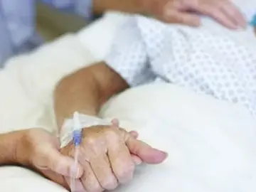 Imagen de archivo de una mujer hospitalizada Imagen de archivo de una mujer hospitalizada