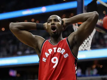 Serge Ibaka, con los Raptors Serge Ibaka, con los Raptors