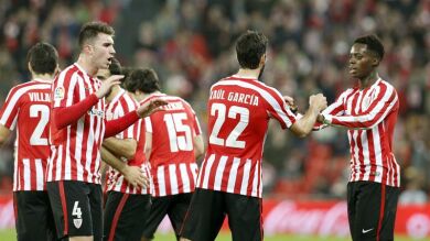 Raúl García mantiene al Athletic en la lucha por las plazas europeas tras ganar al Málaga en San Mamés