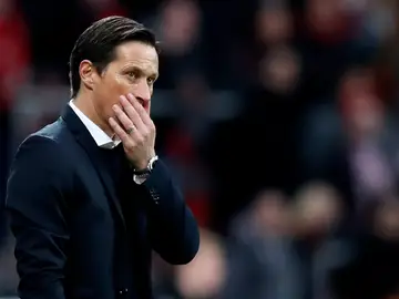 Roger Schmidt durante un partido Roger Schmidt durante un partido