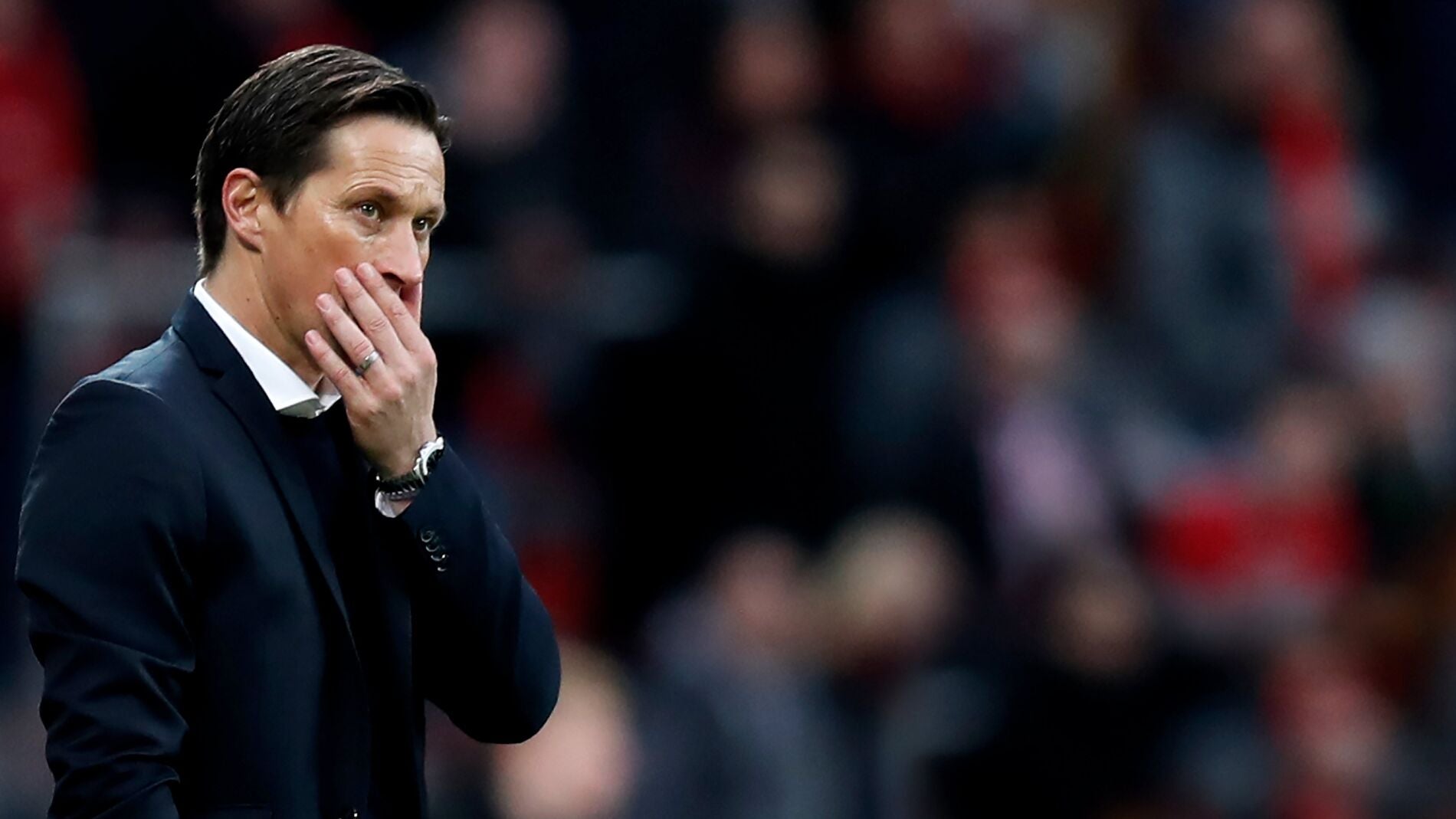 Roger Schmidt durante un partido