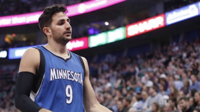 Ricky Rubio firma un triple-doble de récord pero sus Timberwolves caen ante los Spurs de Gasol