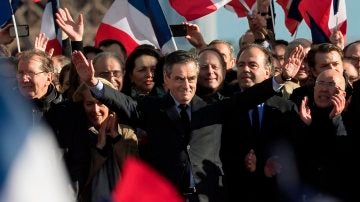 Fillon en un acto en París