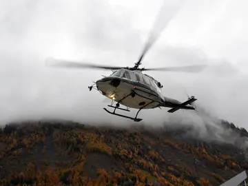 Un helicóptero de rescate en el Valle de Aosta Un helicóptero de rescate en el Valle de Aosta