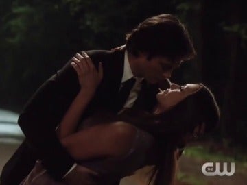 Frame 7.47817 de: Stefan y Elena protagonizan la última promo de 'The Vampire Diaries'