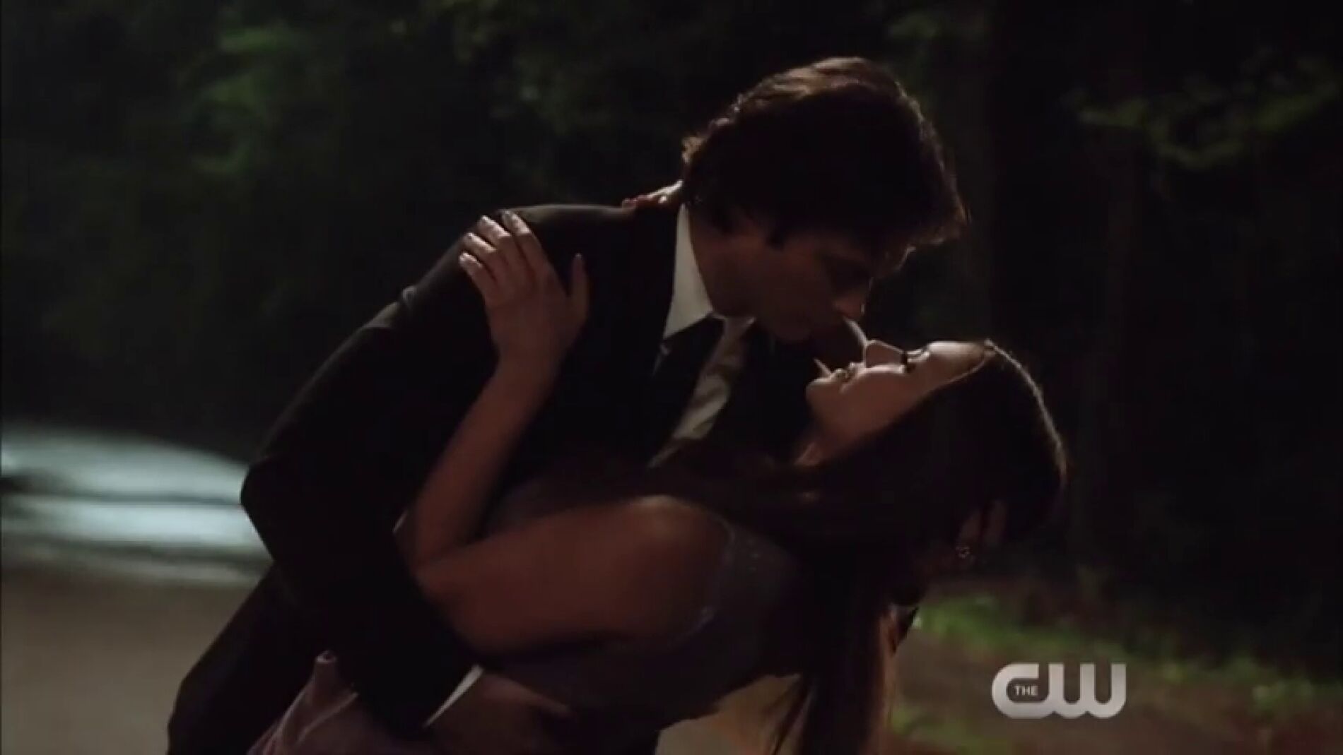 Frame 7.47817 de: Stefan y Elena protagonizan la última promo de 'The Vampire Diaries'