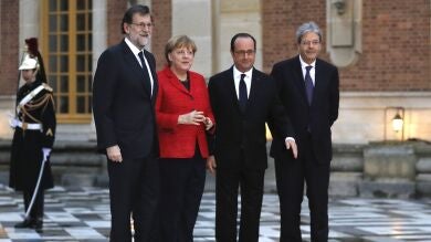 Hollande y Merkel reclaman una UE de varias velocidades: 