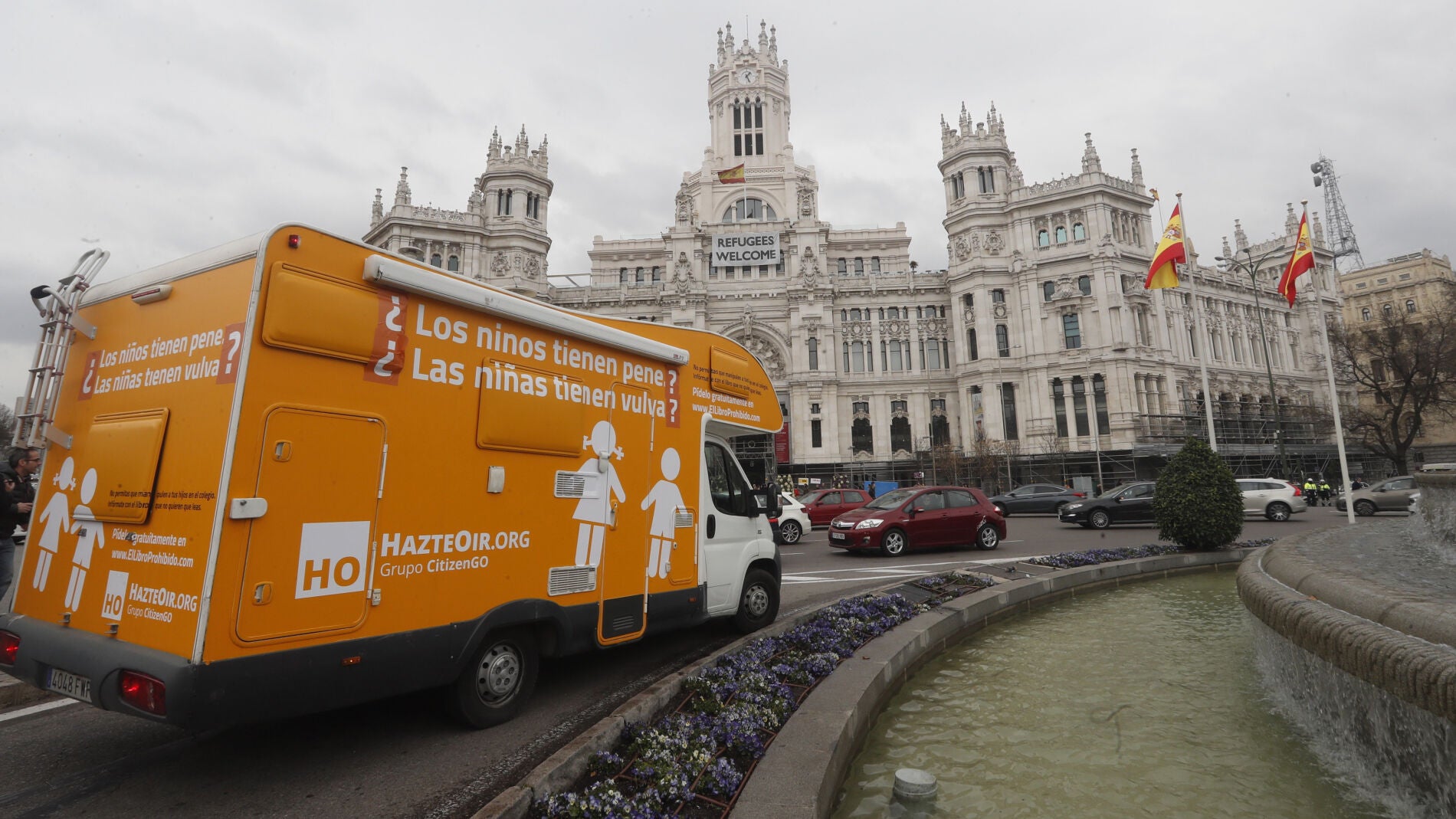 Vista de la autocaravana de la Asociaci&oacute;n Hazte O&iacute;r