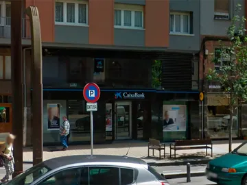 La sucursal de Caixa Bank donde se ha producido el atraco La sucursal de Caixa Bank donde se ha producido el atraco