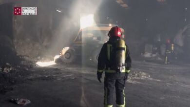Los bomberos neutralizan una nube tóxica en una empresa de residuos de Castellón