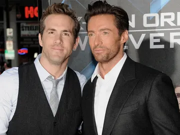 Ryan Reynolds junto a Hugh Jackman Ryan Reynolds junto a Hugh Jackman