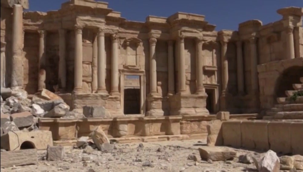 Frame 7.949853 de: La monumental Palmira vuelve a respirar tras su segunda liberación del EI
