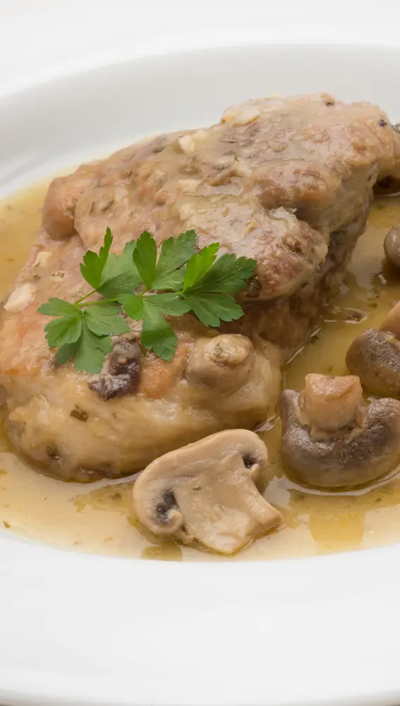 Ossobuco de cerdo en salsa.