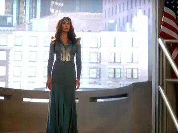 Primera aparición de Teri Hatcher en 'Supergirl' Primera aparición de Teri Hatcher en 'Supergirl'