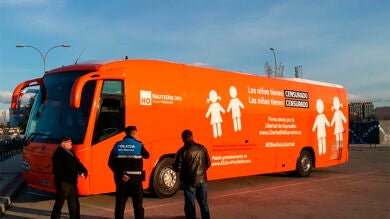 Hazte Oír sacará a la calle el tercer autobús con un mensaje 