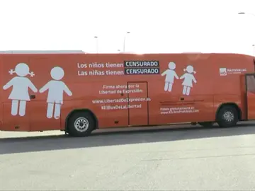 Frame 0.0 de: Hazte Oír sacará a la calle el tercer autobús con un mensaje "reivindicativo e impactante" Frame 0.0 de: Hazte Oír sacará a la calle el tercer autobús con un mensaje "reivindicativo e impactante"