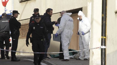 Investigan la muerte en Salamanca que sufrió puñaladas en su casa, punto de venta de droga