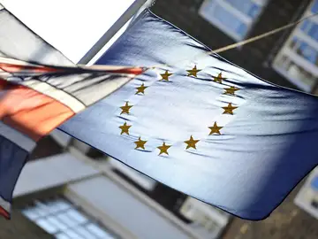 Banderas del Reino Unido y la Unión Europea Banderas del Reino Unido y la Unión Europea