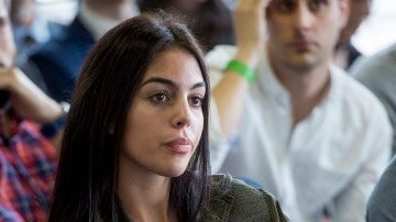 Georgina Rodríguez acompaña a Cristiano Ronaldo a la presentación de su nuevo gimnasio