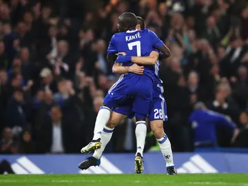 Kanté celebrando su gol frente al Manchester United Kanté celebrando su gol frente al Manchester United