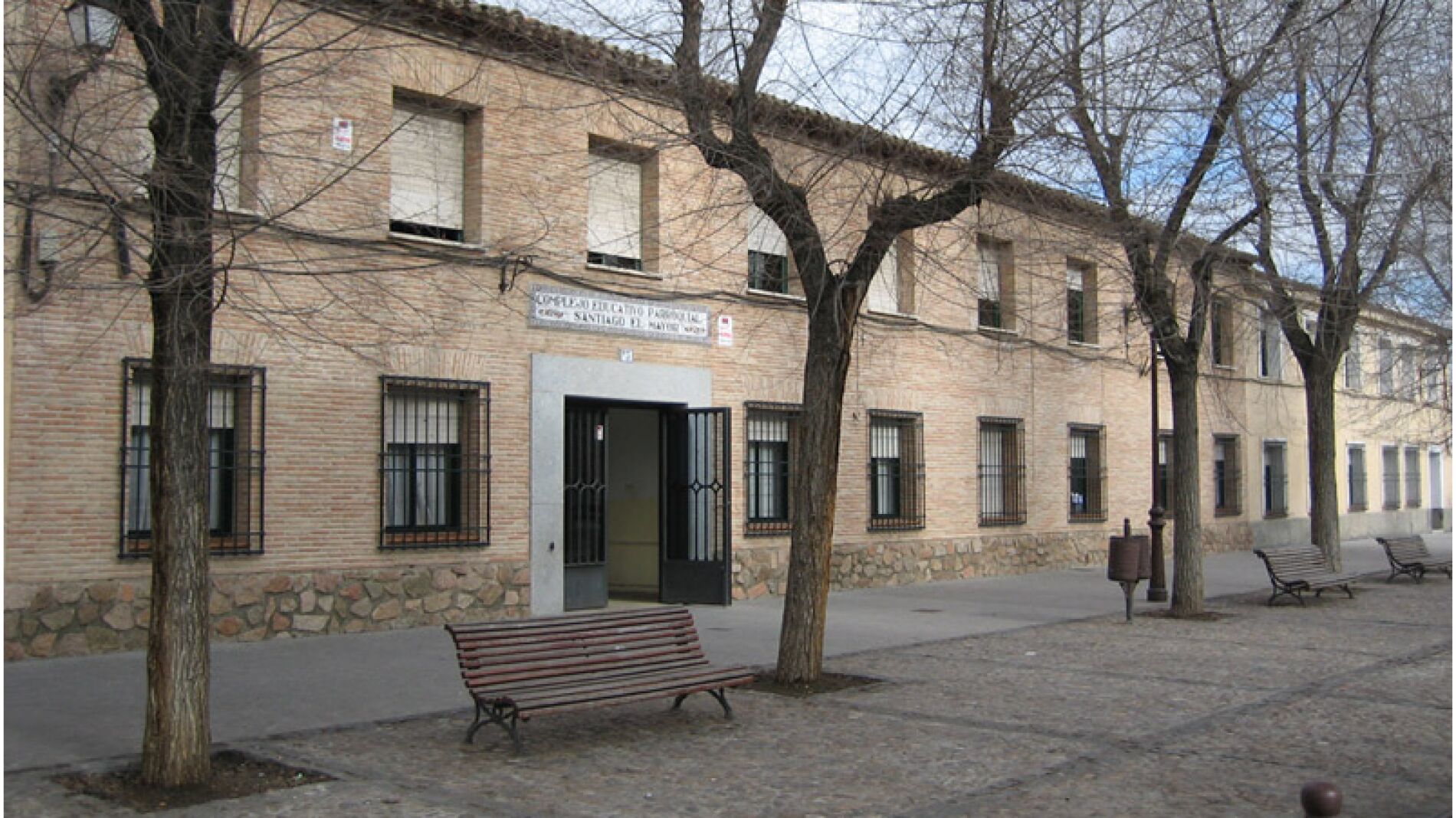 Muere una menor de 12 a&ntilde;os por una rama de un &aacute;rbol en el colegio 