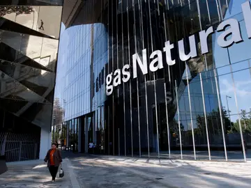 Fachada de Gas Natural Fachada de Gas Natural