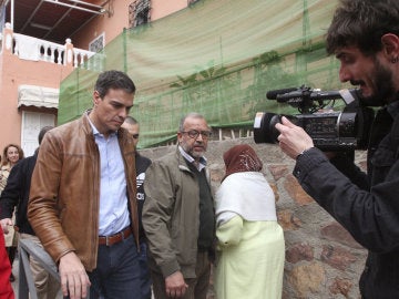 El aspirante a secretario general del PSOE Pedro Sánchez durante su visita a Ceuta