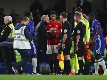 Mourinho protesta una jugada en el partido ante el Chelsea Mourinho protesta una jugada en el partido ante el Chelsea