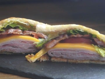 Clubhouse Grill Sándwich Clubhouse Grill Sándwich