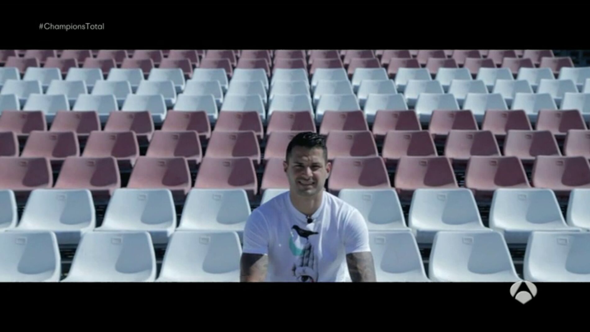 Frame 9.906666 de: Vitolo