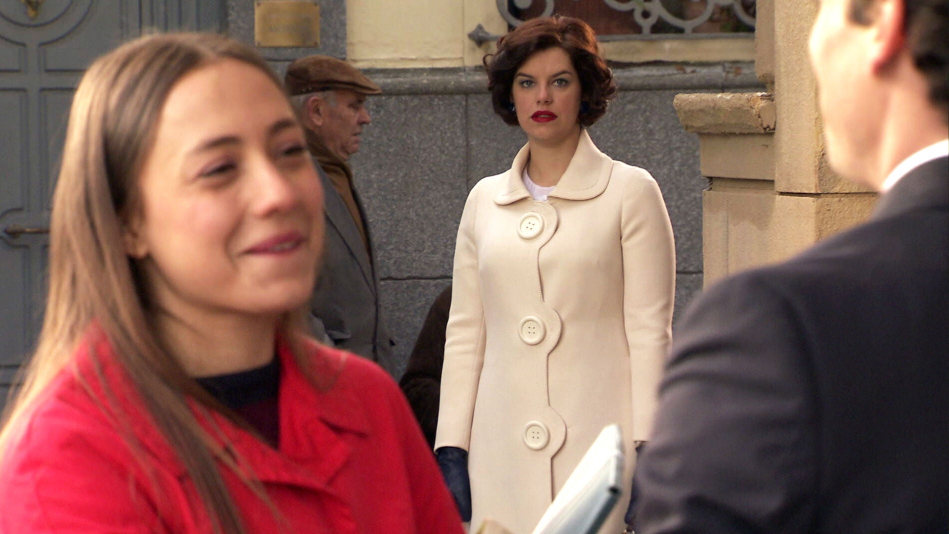 Marta se queda en shock tras el beso entre Alba y Rafael