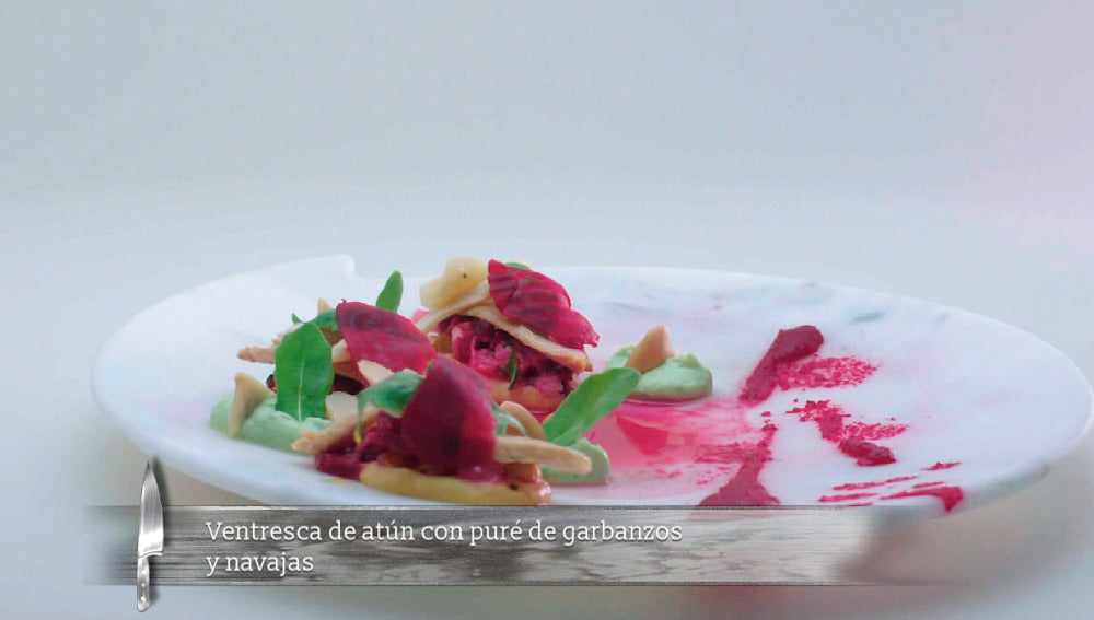 Ventresca de atún con puré de garbanzos y navajas