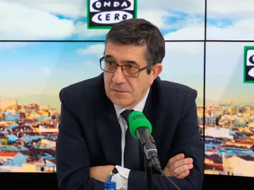 Patxi López durante una entrevista en Onda Cero Patxi López durante una entrevista en Onda Cero