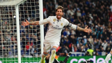 Sergio Ramos celebra un gol en el Bernabéu