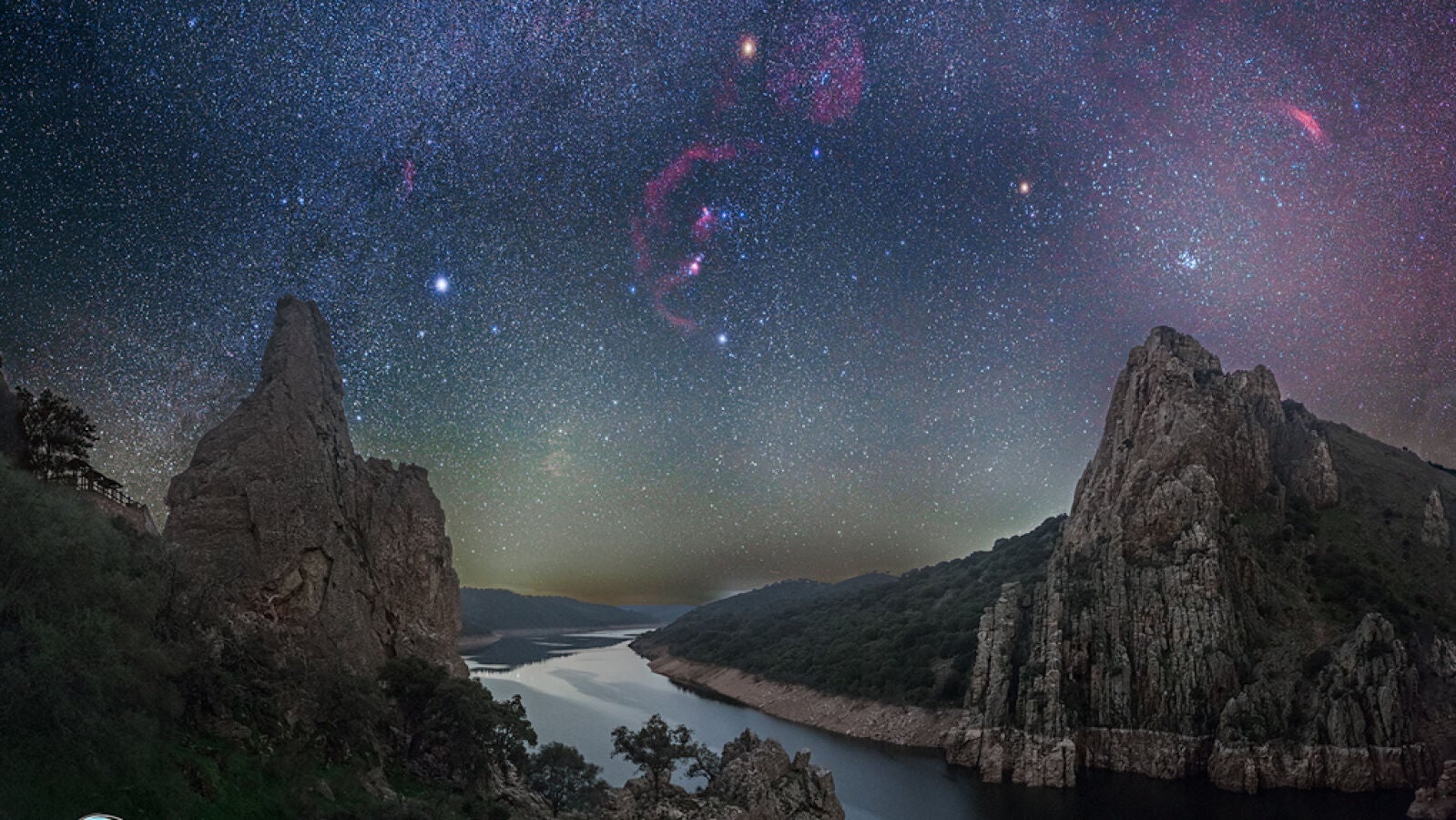 La NASA elige como foto del día el cielo estrellado del Parque Nacional de Monfragüe
