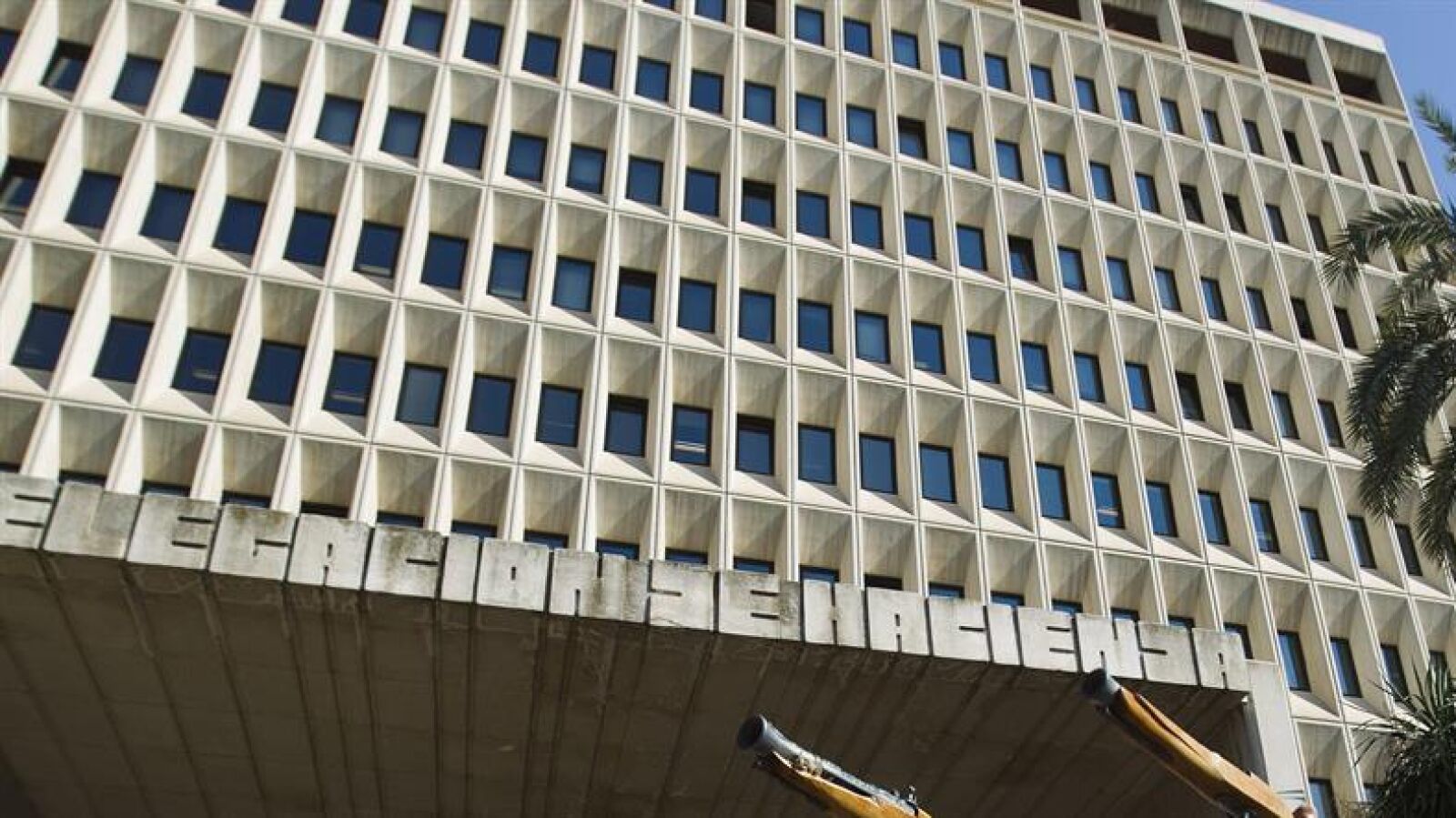 Detenido un funcionario tras el registro en la sede de Hacienda en Málaga