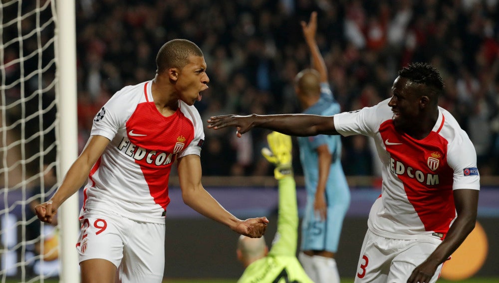 Mbappe-Lottin celebra su gol ante el Manchester City