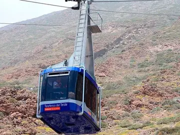 Teleférico afectado por una avería en el Teide Teleférico afectado por una avería en el Teide