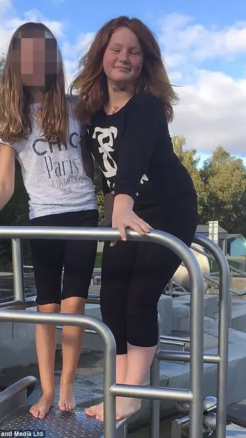 Teigahn con una amiga Teigahn con una amiga