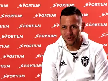 Frame 140.236746 de: Diego Alves: "Messi, Neymar y Suárez son los tres depredadores más importantes que conozco" Frame 140.236746 de: Diego Alves: "Messi, Neymar y Suárez son los tres depredadores más importantes que conozco"