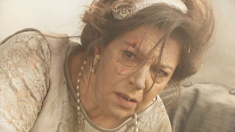 Una bomba estalla en el enlace de Francisca y Raimundo