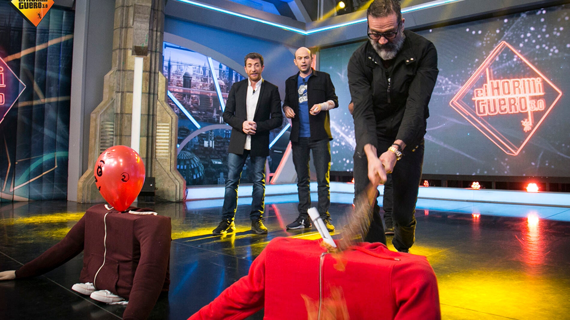 Jandro, gravemente herido por la mordedura de un zombi