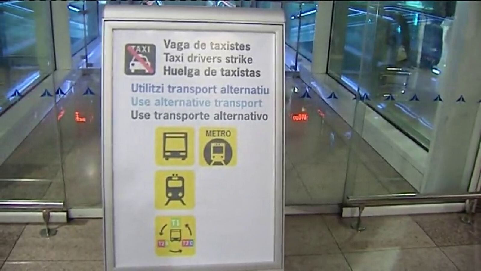 Una multitudinaria manifestación de taxistas toma el centro de Madrid y Barcelona para clamar contra Uber y Cabify